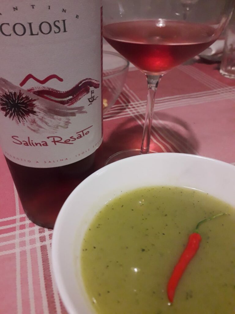 Salina rosato di Colosi con Crema di porro, patate, scaglie di pecorino e punta di peperoncino